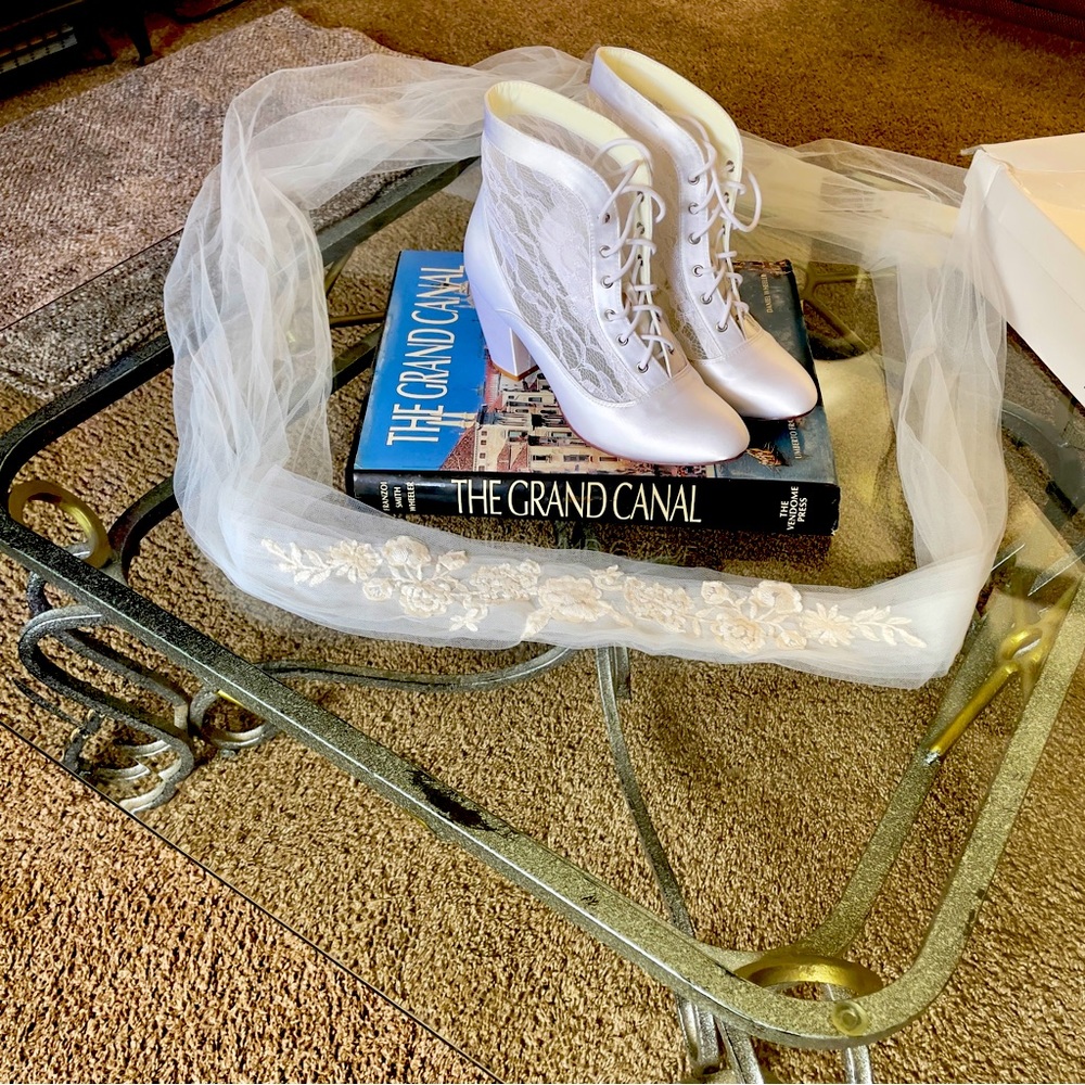 Granny boots